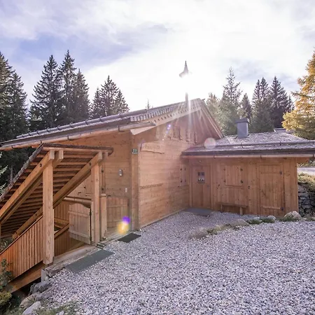 Polle Huette Eg Apartman